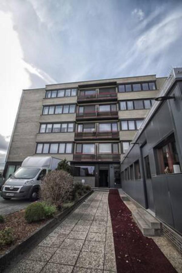 Cozy Apartment In Super Quiet Area Lanaken Bagian luar foto
