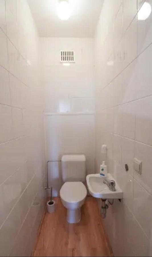 Cozy Apartment In Super Quiet Area Lanaken Bagian luar foto